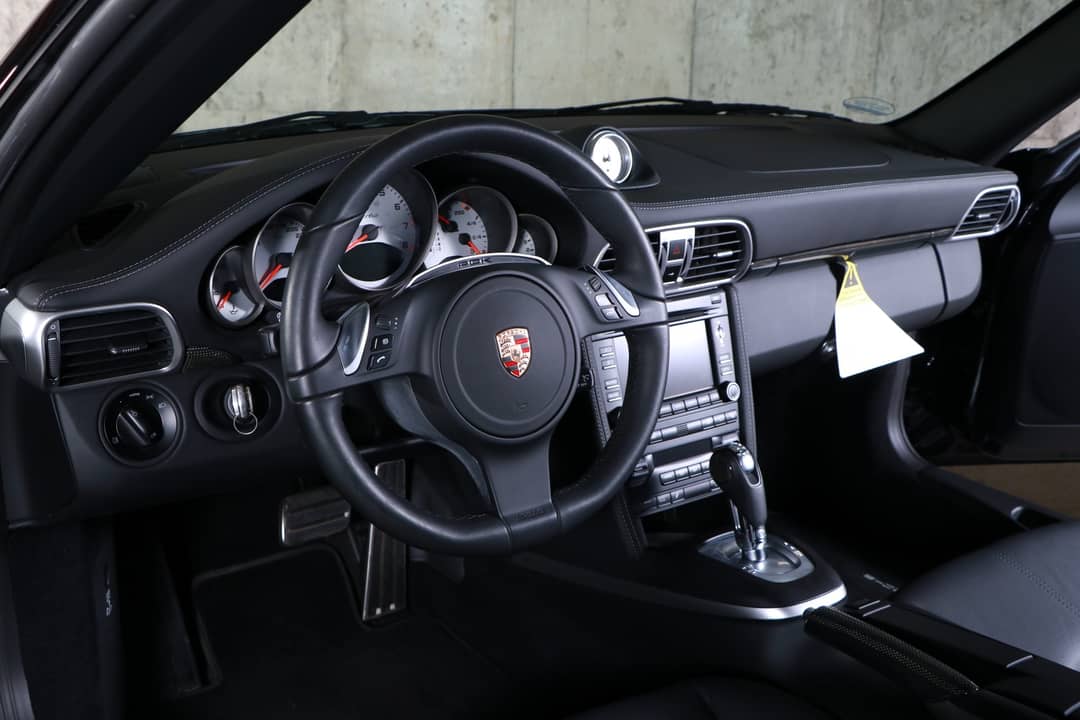 2013 Porsche 911 Turbo — photo 40