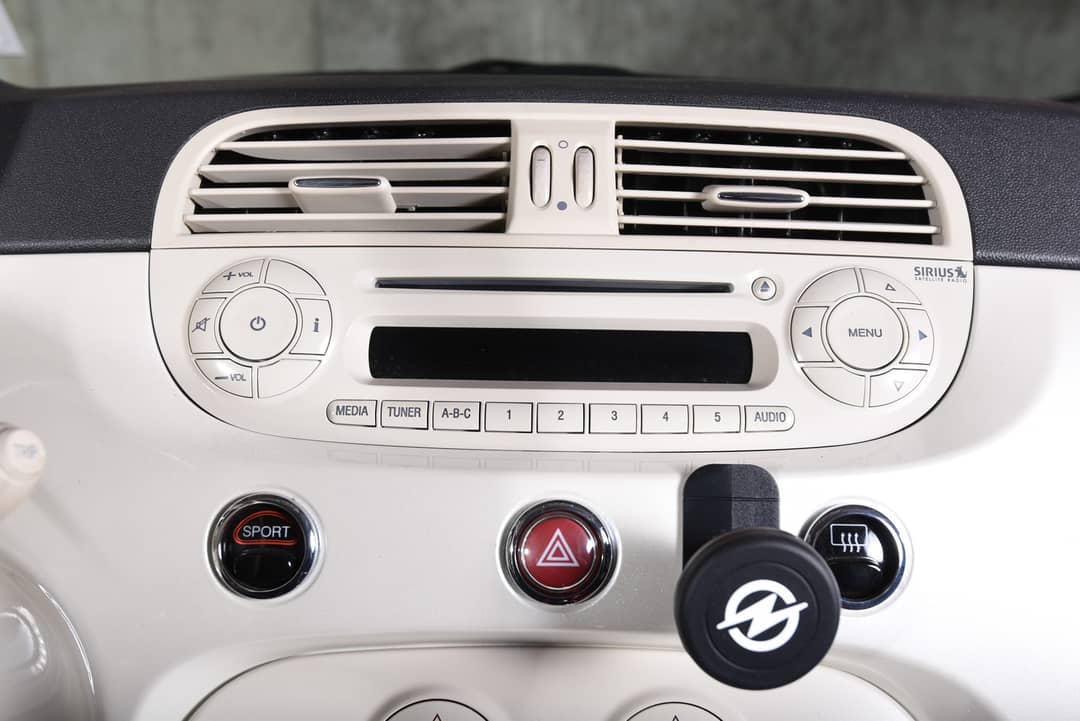 2013 FIAT 500c Lounge — photo 29