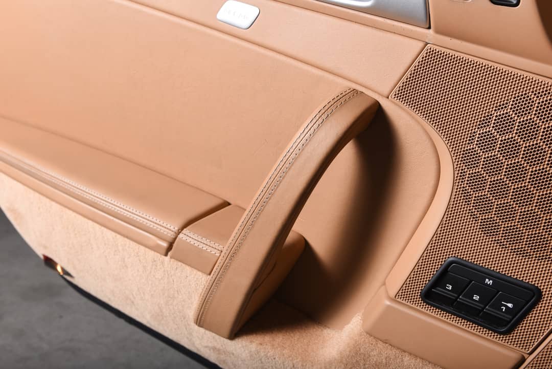2011 Porsche 911 Carrera 4S — photo 22