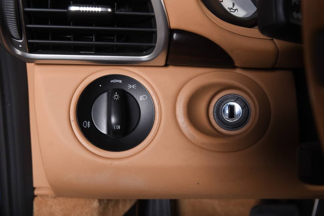 2011 Porsche 911 Carrera 4S — photo 26
