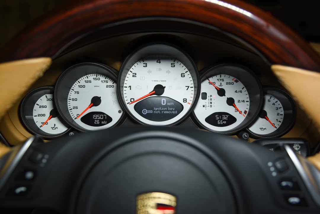 2011 Porsche 911 Carrera 4S — photo 28