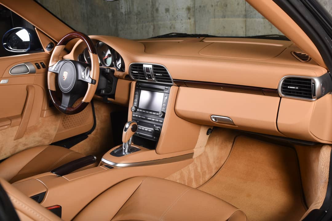 2011 Porsche 911 Carrera 4S — photo 38
