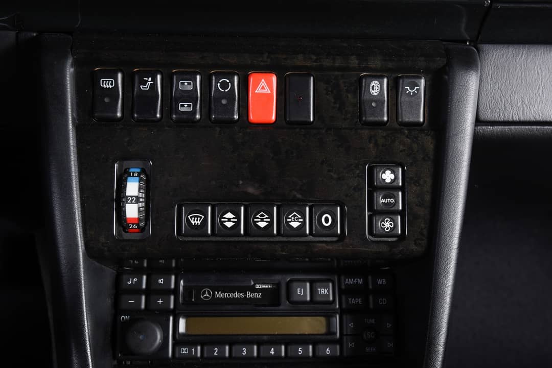 1994 Mercedes-Benz E500 Limited — photo 25