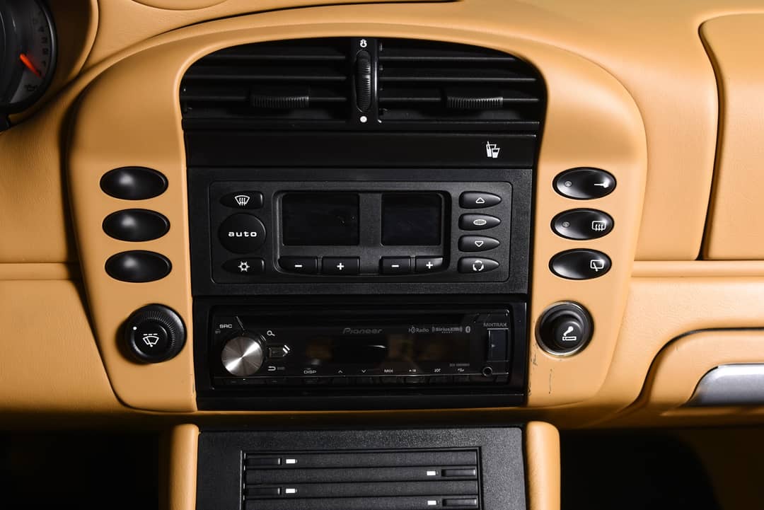 2003 Porsche 911 Carrera — photo 31