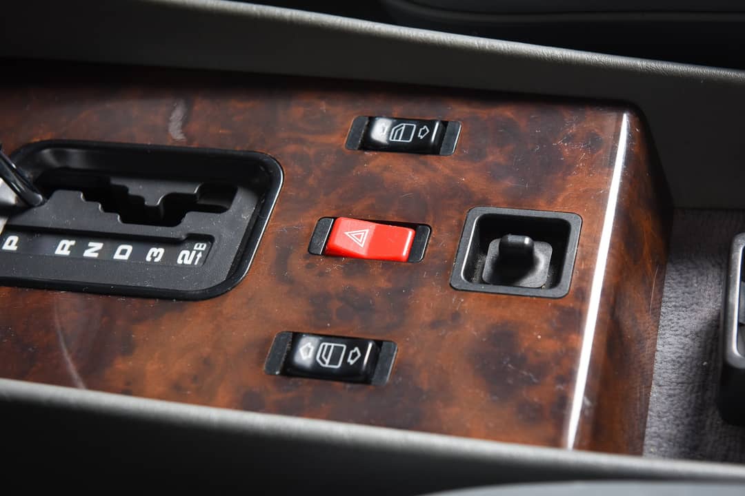 1988 Mercedes-Benz 560-Class 560 SL — photo 14