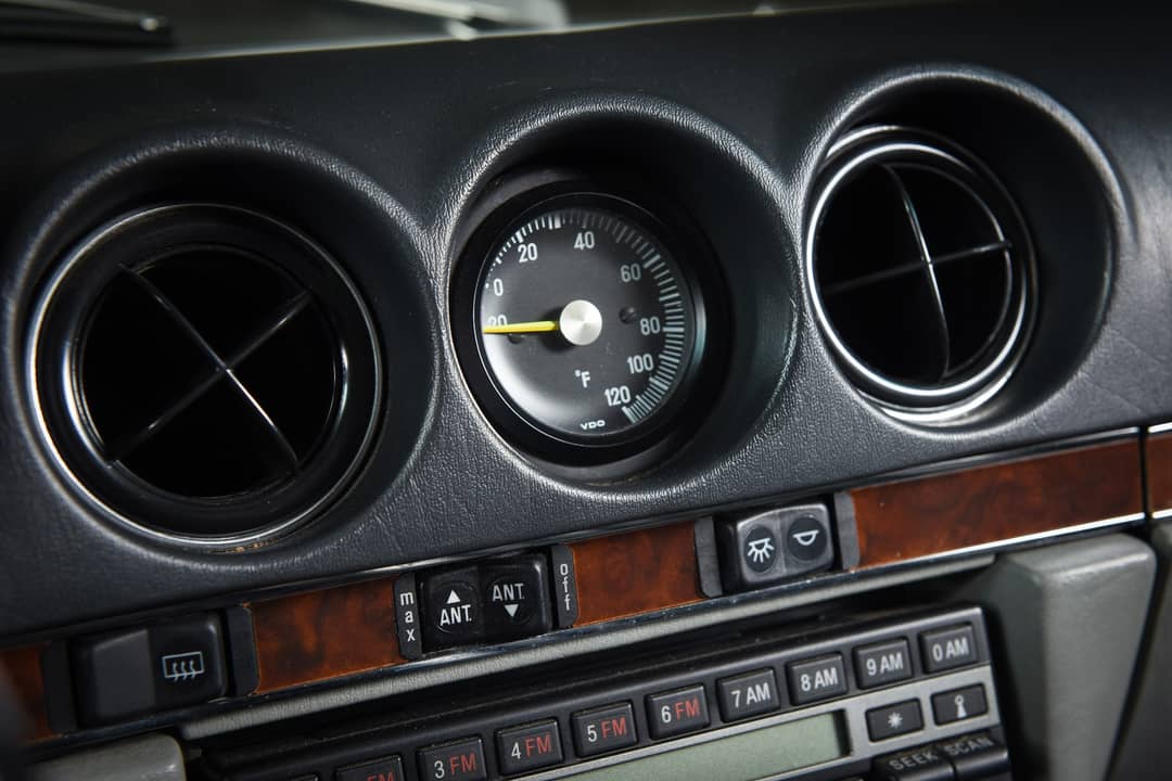 1988 Mercedes-Benz 560-Class 560 SL — photo 16