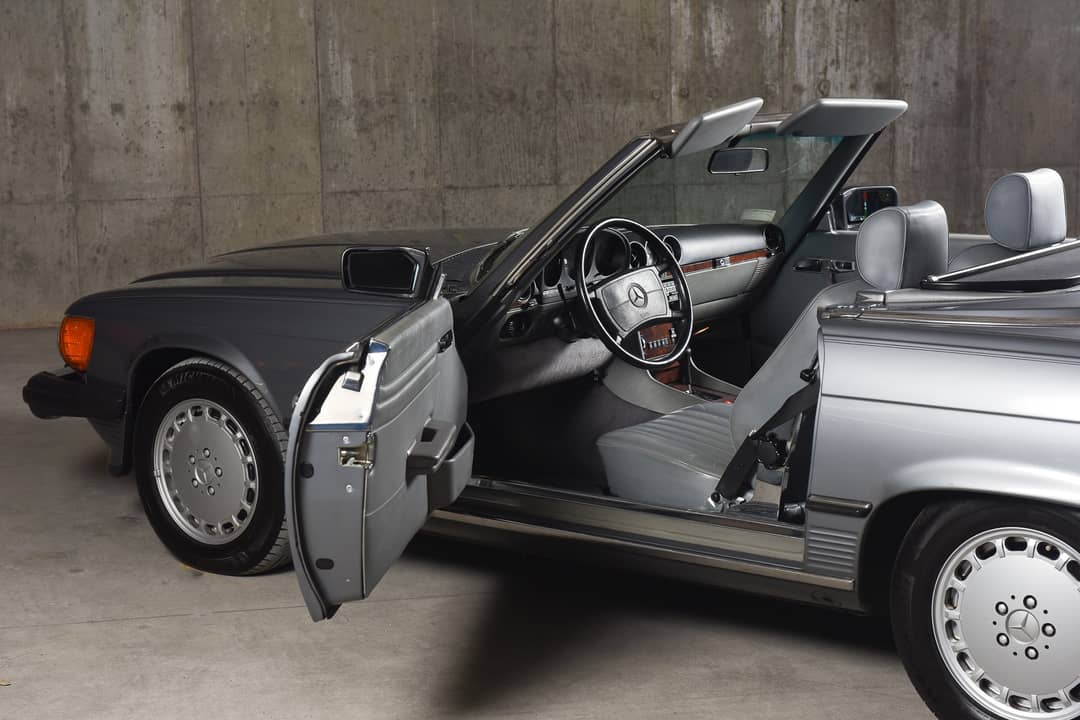 1988 Mercedes-Benz 560-Class 560 SL — photo 33