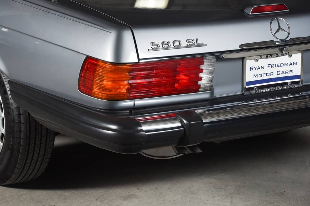 1988 Mercedes-Benz 560-Class 560 SL — photo 35