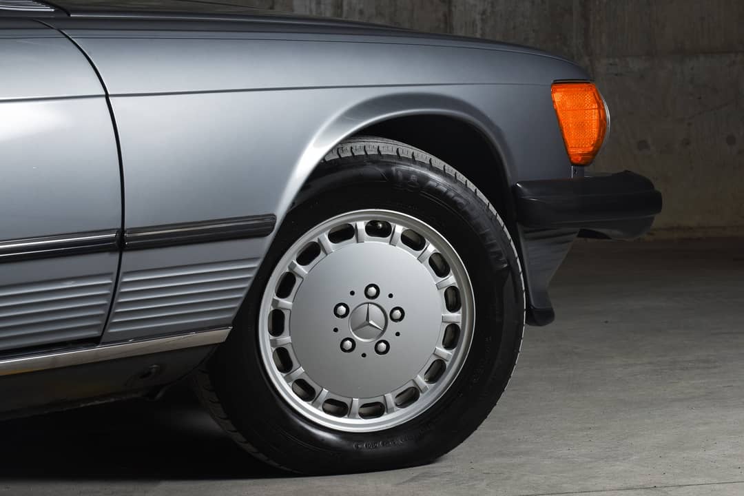 1988 Mercedes-Benz 560-Class 560 SL — photo 38