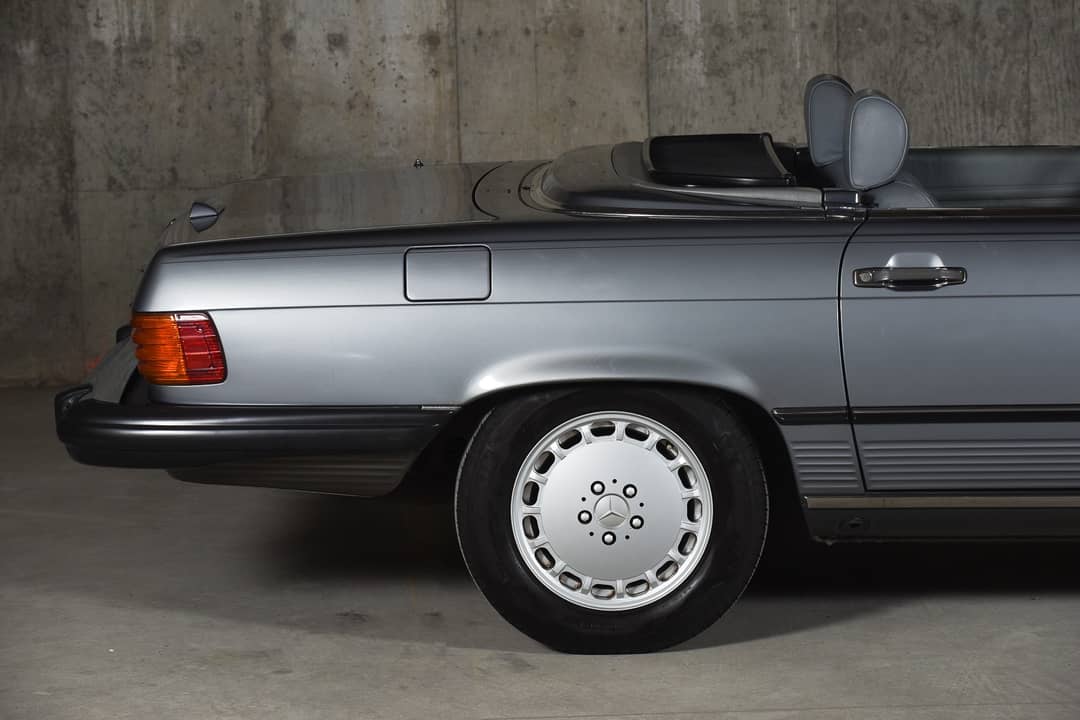 1988 Mercedes-Benz 560-Class 560 SL — photo 39