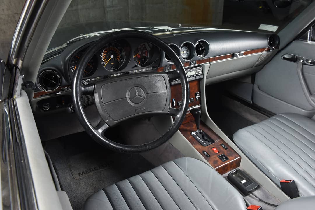 1988 Mercedes-Benz 560-Class 560 SL — photo 10
