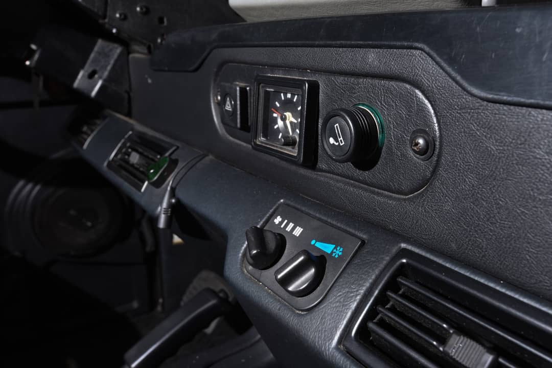 1997 Land Rover DEFENDER 90 — photo 28