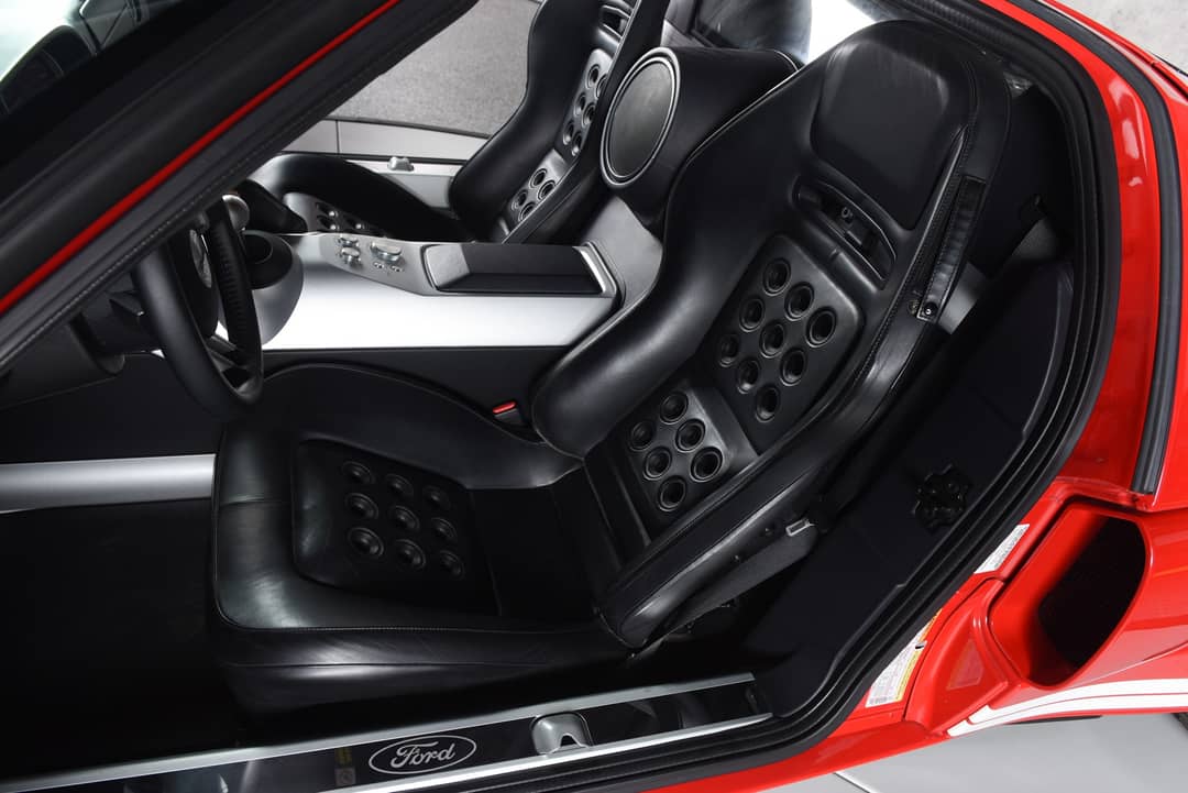 2005 Ford GT — photo 24