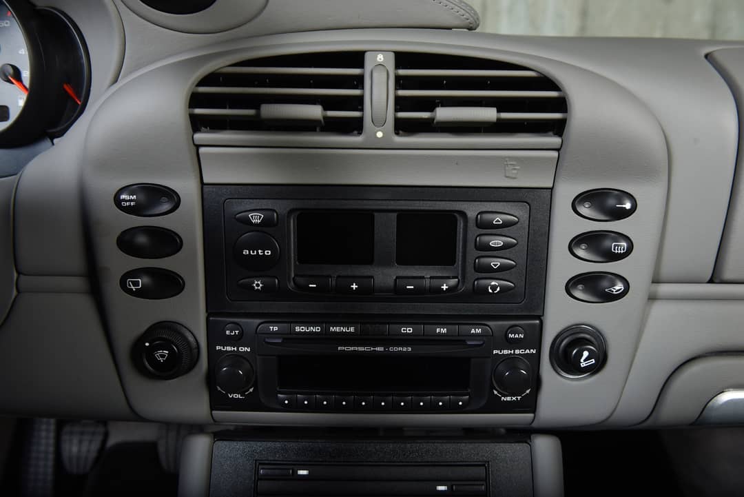 2003 Porsche 911 Carrera 4S — photo 24