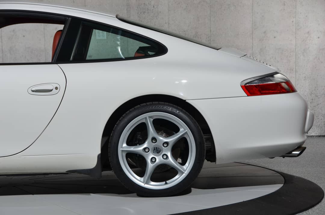 2004 Porsche 911 Carrera sunroof delete — photo 21
