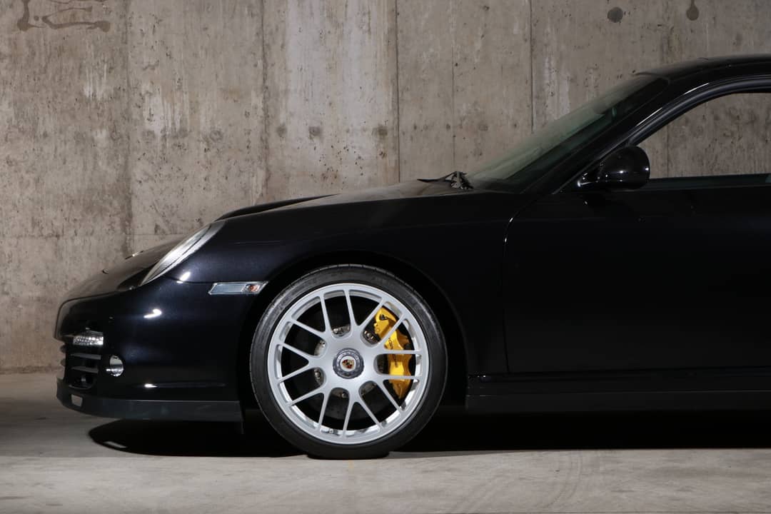 2010 Porsche 911 Turbo factory buckets — photo 16