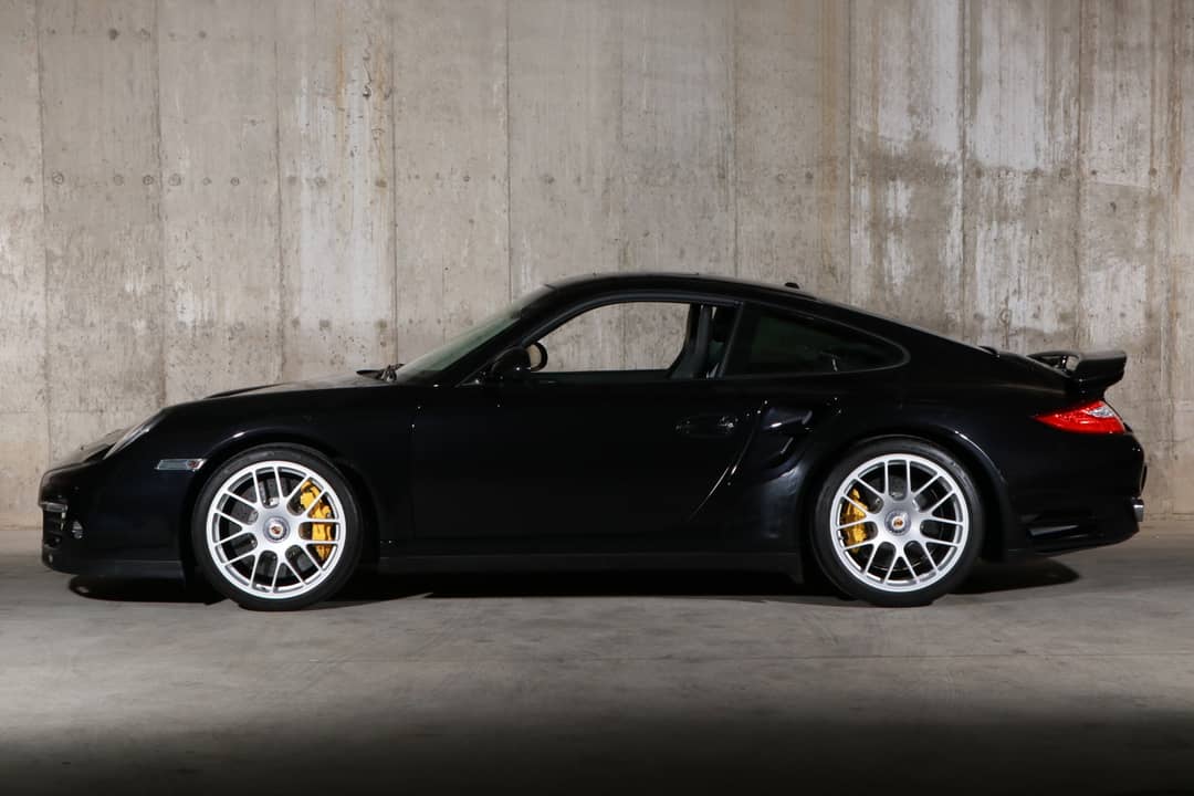 2010 Porsche 911 Turbo factory buckets — photo 17
