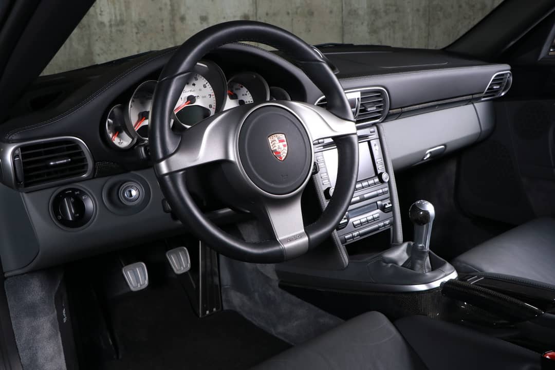 2010 Porsche 911 Turbo factory buckets — photo 20