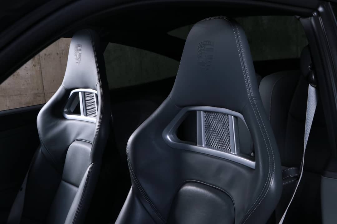 2010 Porsche 911 Turbo factory buckets — photo 25