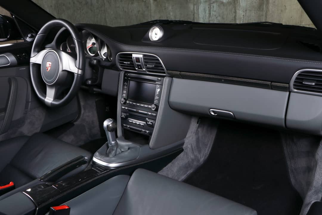 2010 Porsche 911 Turbo factory buckets — photo 33
