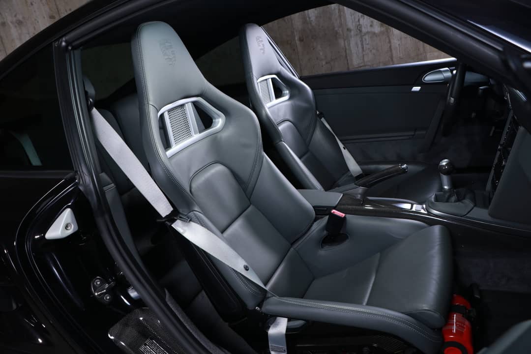 2010 Porsche 911 Turbo factory buckets — photo 37
