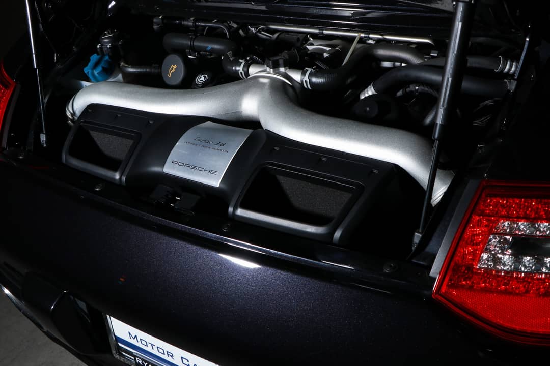 2010 Porsche 911 Turbo factory buckets — photo 42