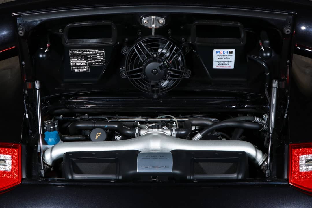2010 Porsche 911 Turbo factory buckets — photo 43