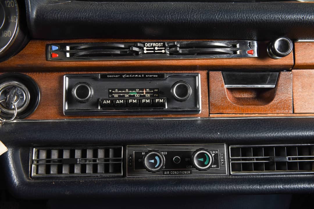 1972 Mercedes-Benz 280SE — photo 28