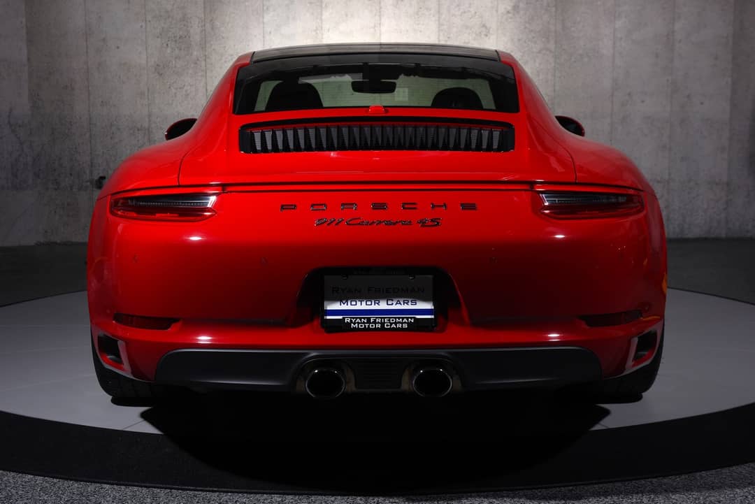 2017 Porsche 911 Carrera 4S — photo 11