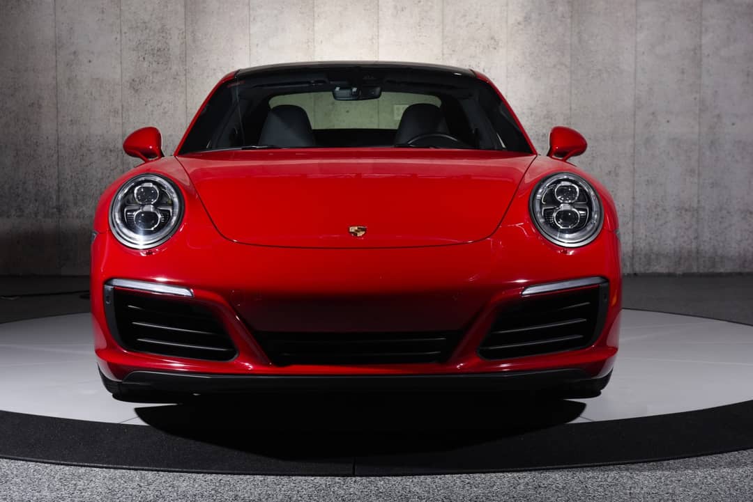 2017 Porsche 911 Carrera 4S — photo 12