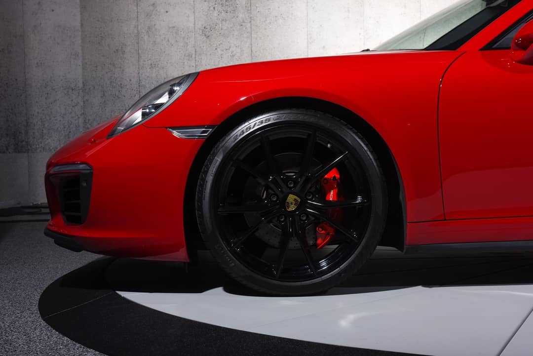 2017 Porsche 911 Carrera 4S — photo 16
