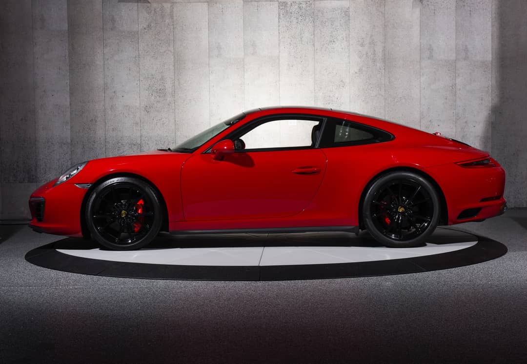 2017 Porsche 911 Carrera 4S — photo 17