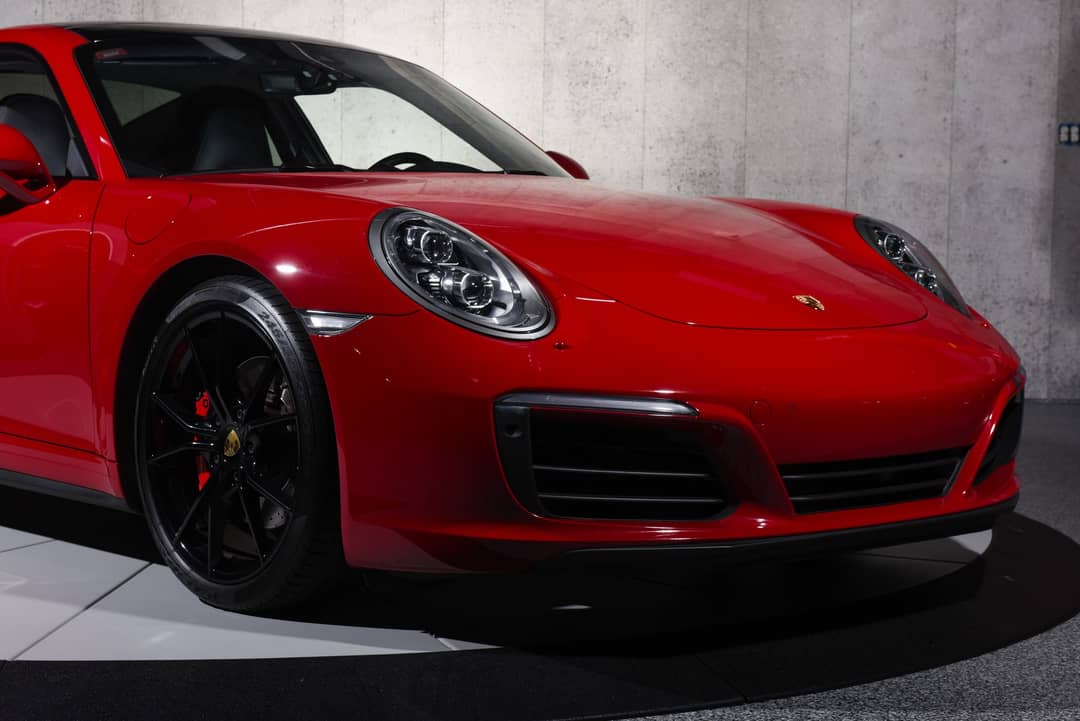 2017 Porsche 911 Carrera 4S — photo 3