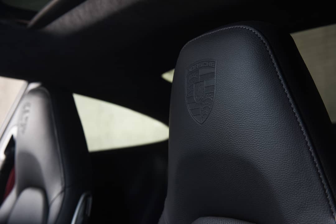 2017 Porsche 911 Carrera 4S — photo 23