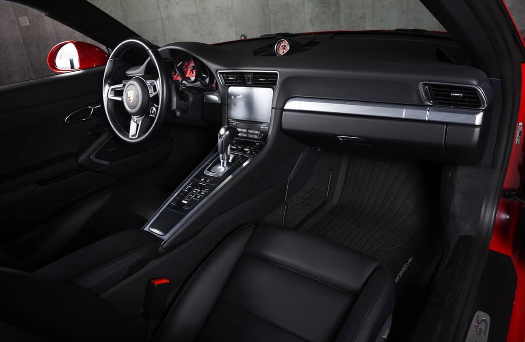 2017 Porsche 911 Carrera 4S — photo 35