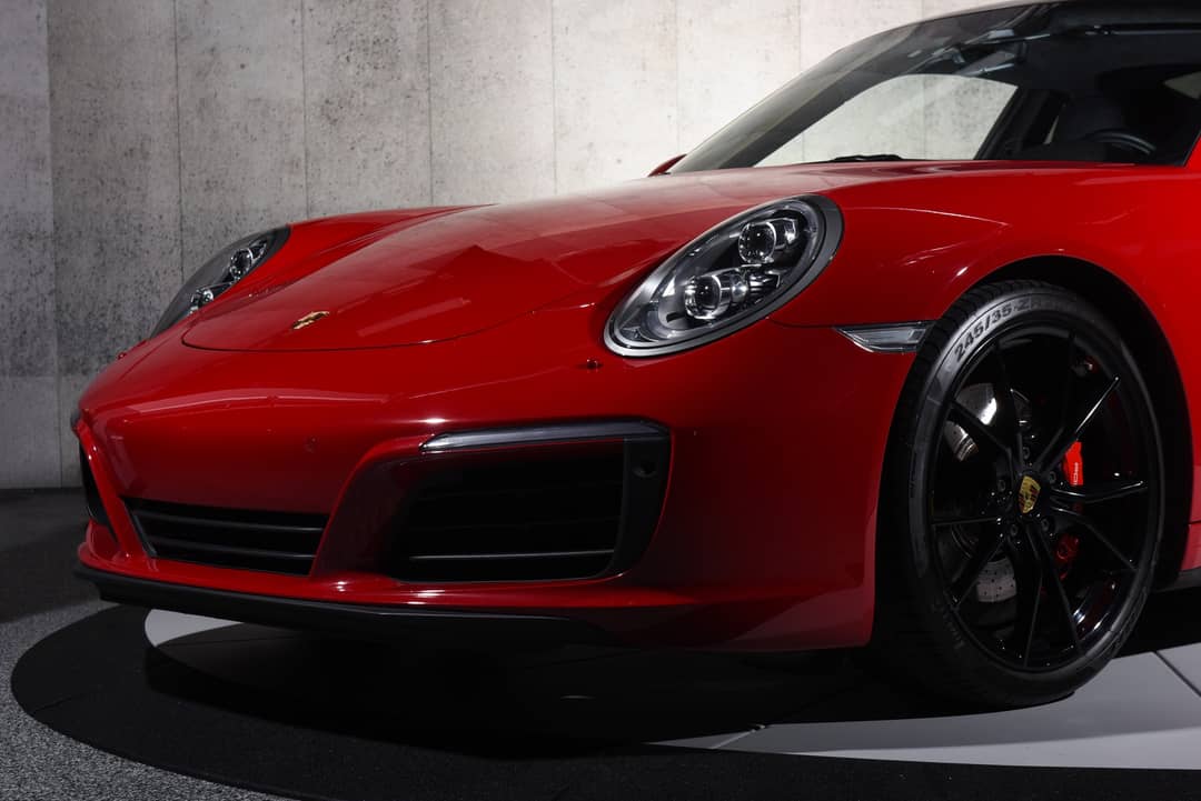 2017 Porsche 911 Carrera 4S — photo 9