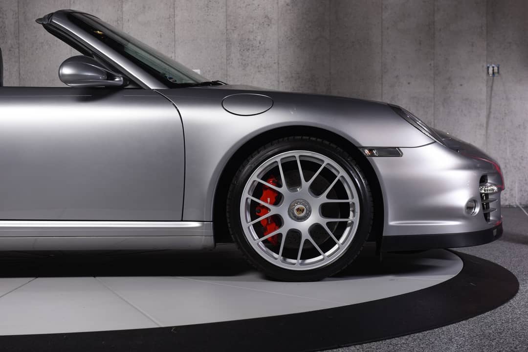2010 Porsche 911 Turbo — photo 21