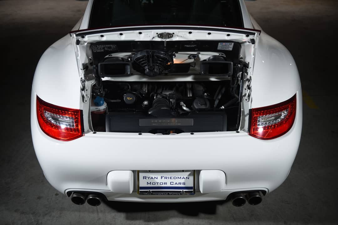 2010 Porsche 911 Carrera 4S — photo 21