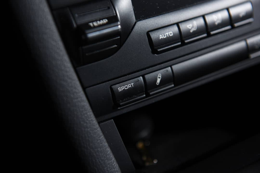 2010 Porsche 911 Carrera 4S — photo 28