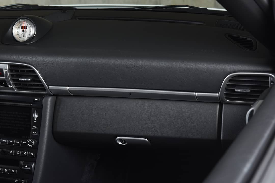 2010 Porsche 911 Carrera 4S — photo 31