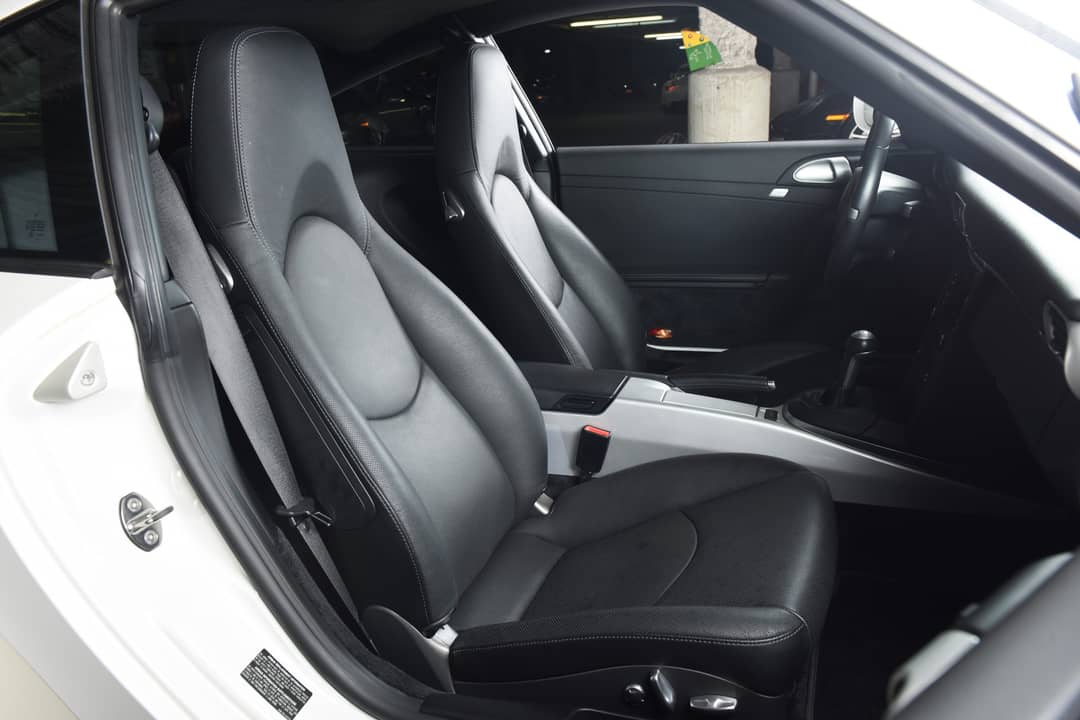2010 Porsche 911 Carrera 4S — photo 34