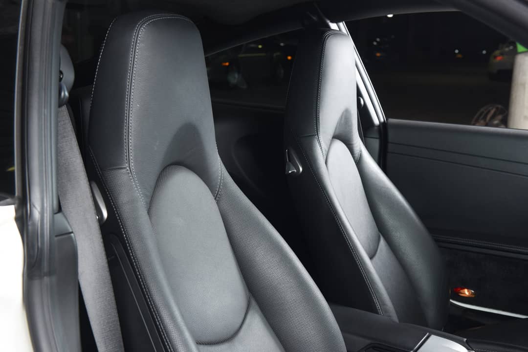 2010 Porsche 911 Carrera 4S — photo 35