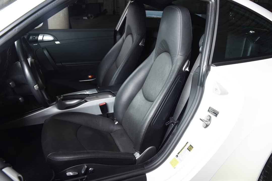 2010 Porsche 911 Carrera 4S — photo 36