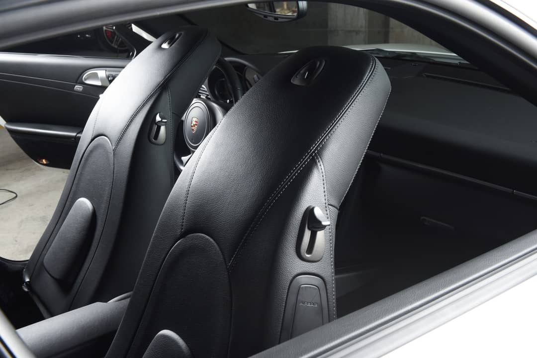 2010 Porsche 911 Carrera 4S — photo 40