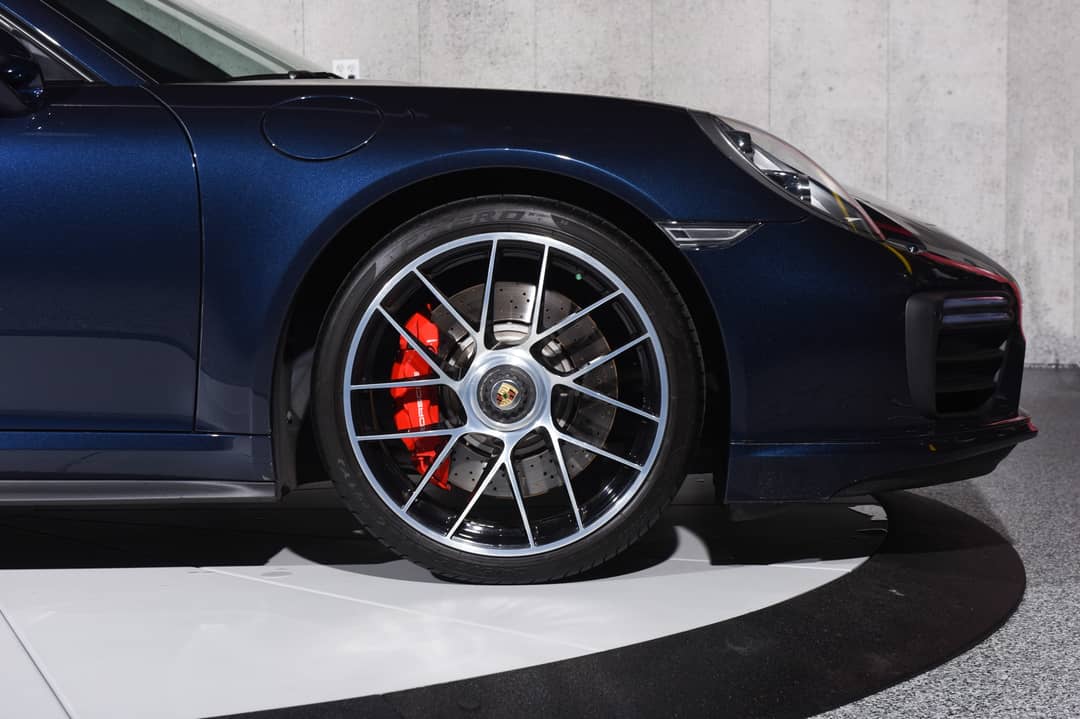 2017 Porsche 911 Turbo — photo 14
