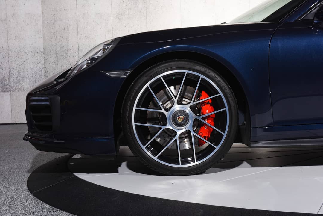 2017 Porsche 911 Turbo — photo 16