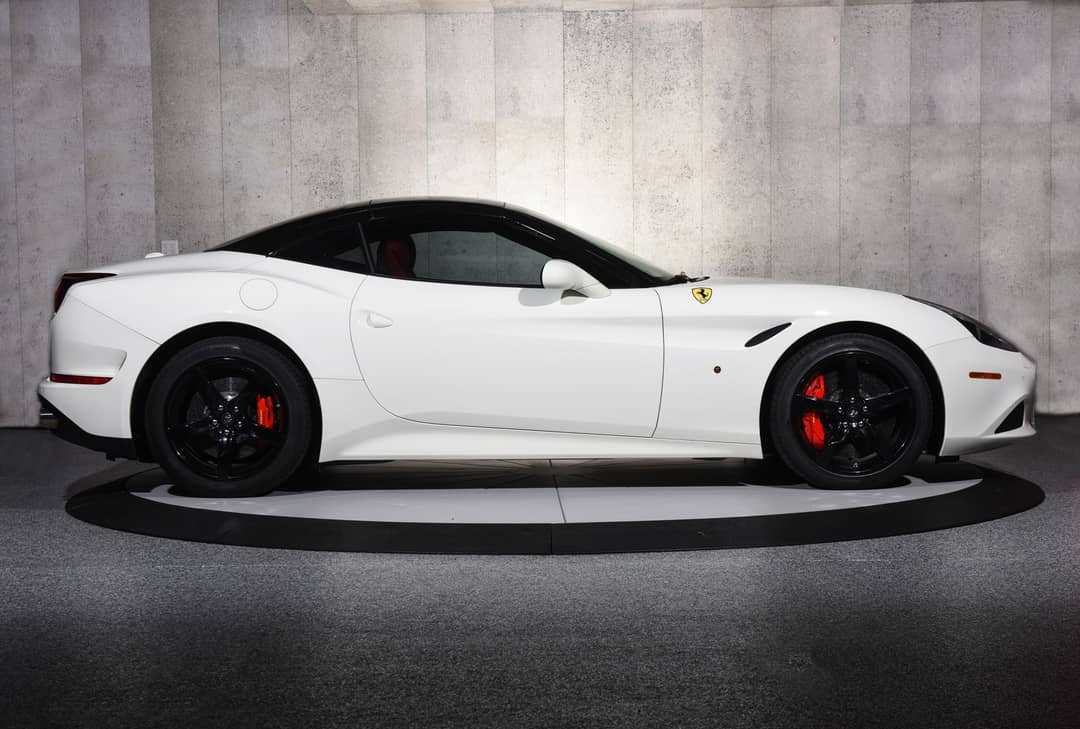 2016 Ferrari California T — photo 2