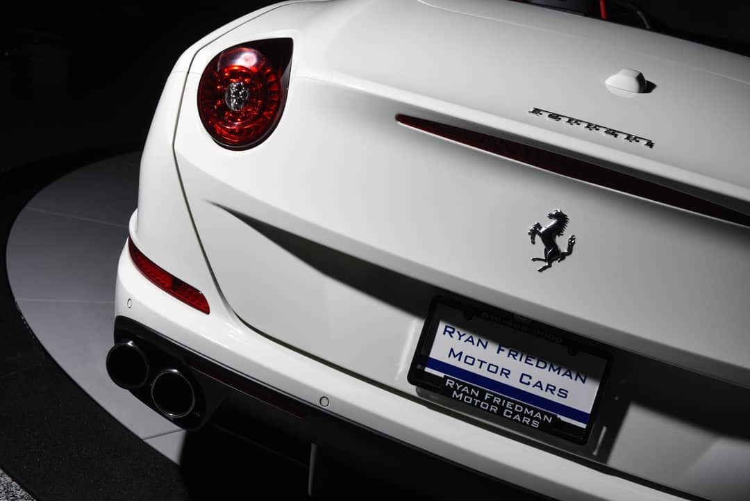 2016 Ferrari California T — photo 14
