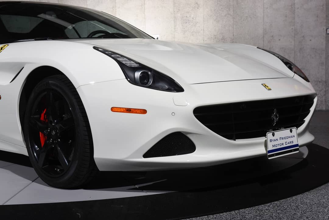 2016 Ferrari California T — photo 23