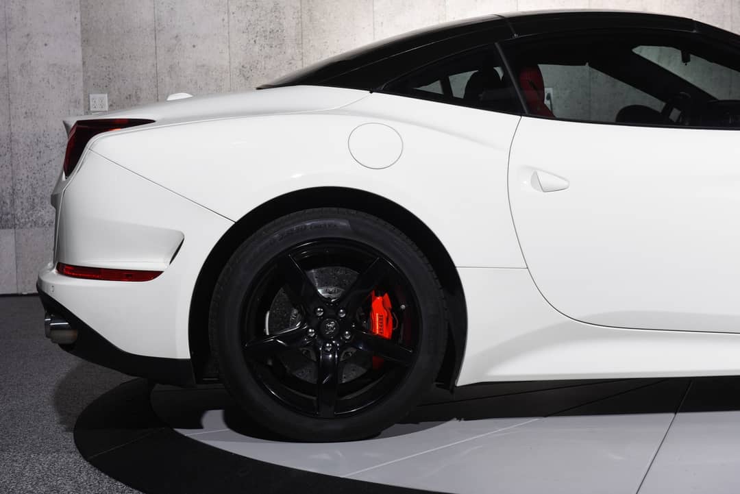 2016 Ferrari California T — photo 24